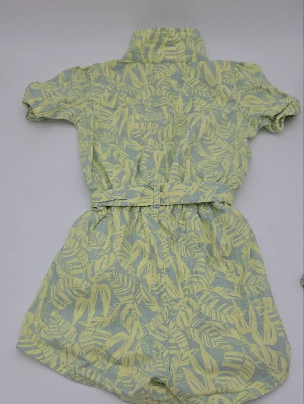 Vince Camuto Pale Green Leaf-Print